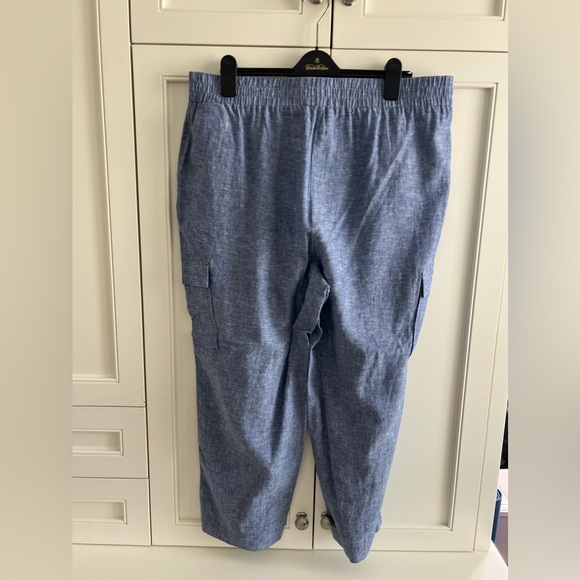 NWOT Jones New York Signature capri pants. Stretch waist. Easy wear.Comfortable. - Picture 10 of 12